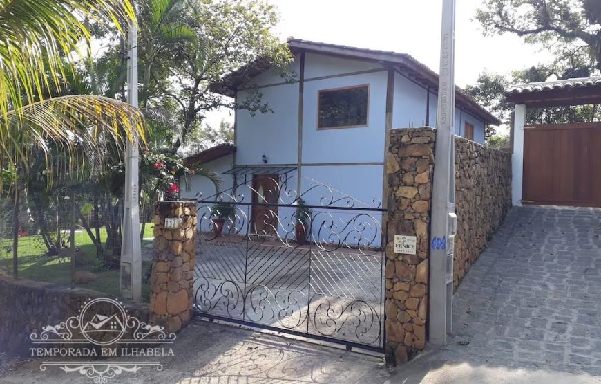 Linda casa no Piúva para até 08 pessoas a 600 metros da Praia Ilha das cabras.