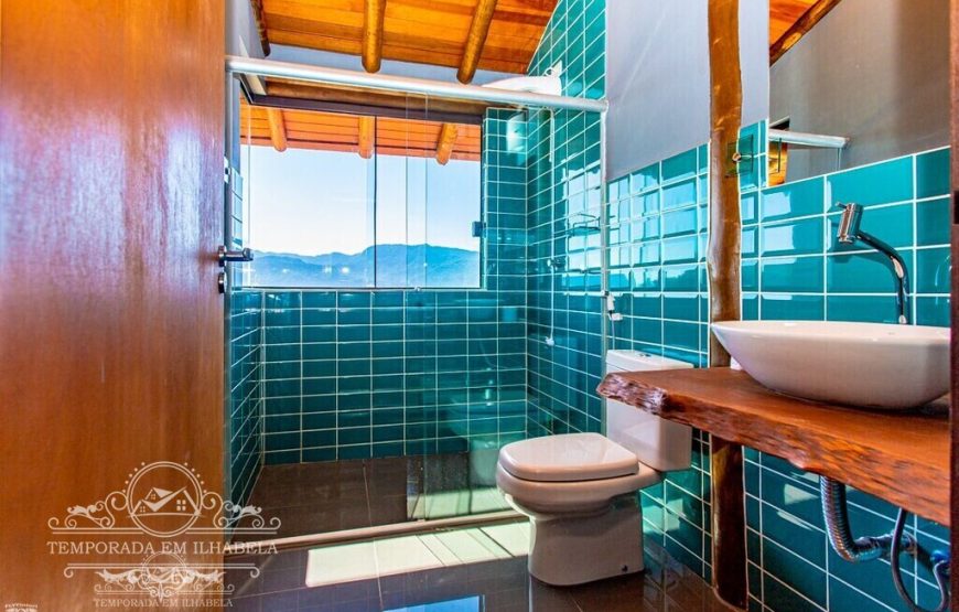 Linda casa com vista panorâmica e piscina de borda infinita – Casa Piuva