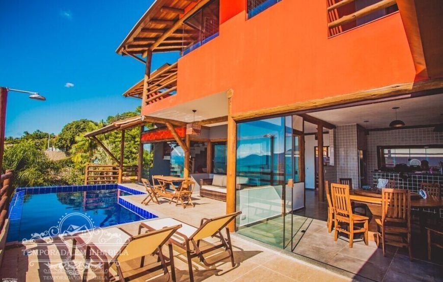 Linda casa com vista panorâmica e piscina de borda infinita – Casa Piuva