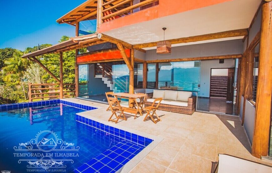 Linda casa com vista panorâmica e piscina de borda infinita – Casa Piuva