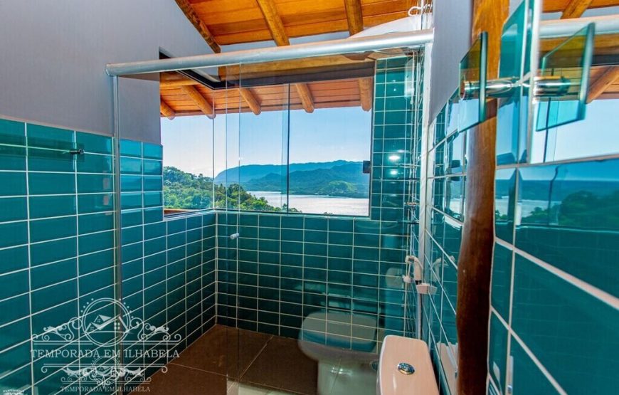 Linda casa com vista panorâmica e piscina de borda infinita – Casa Piuva