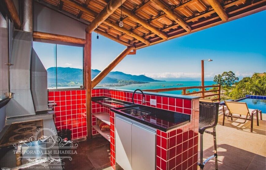 Linda casa com vista panorâmica e piscina de borda infinita – Casa Piuva