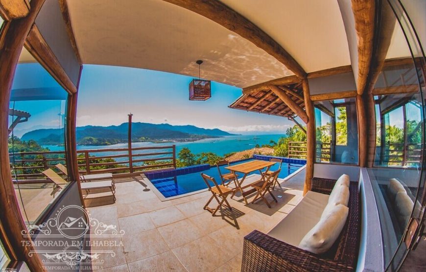 Linda casa com vista panorâmica e piscina de borda infinita – Casa Piuva