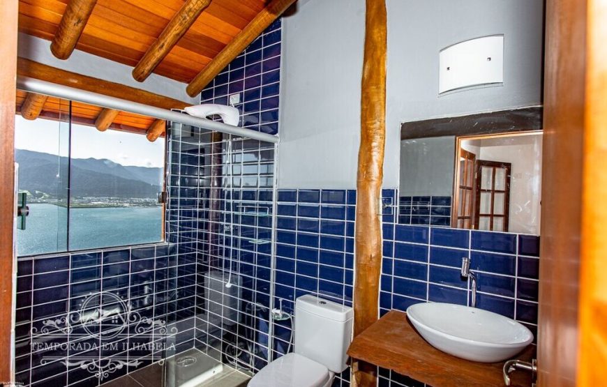 Linda casa com vista panorâmica e piscina de borda infinita – Casa Piuva