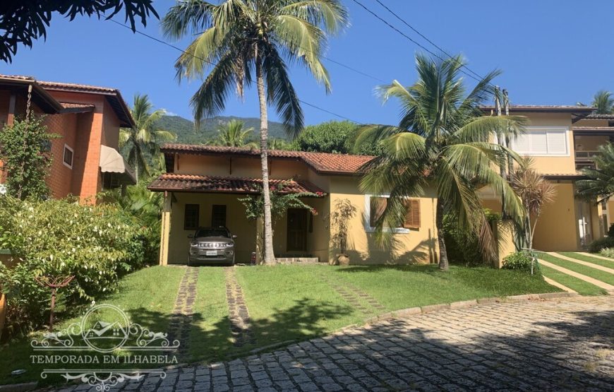 Linda casa Praia da Feiticeira, cond. fechado, 20m do mar