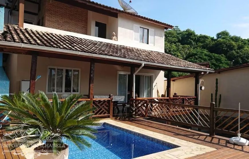 Casa com piscina e lazer completo em Ilhabela/SP – Veloso