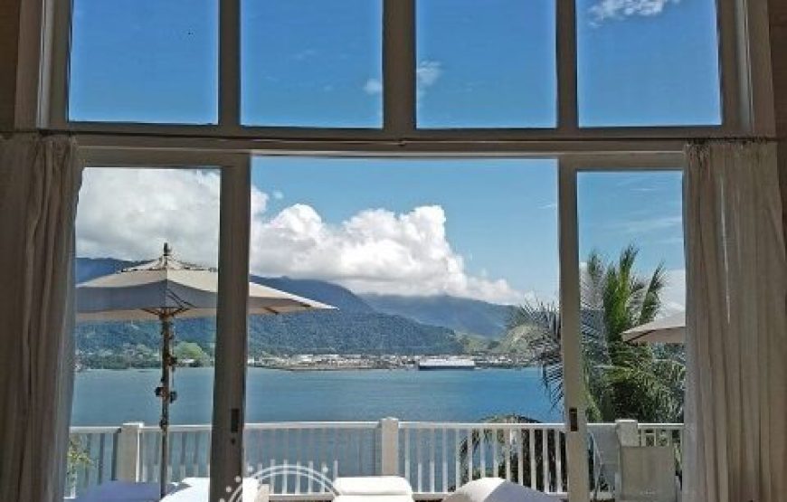 Casa luxuosa,com linda vista para o mar, piscina e sauna  sul, Ilhabela